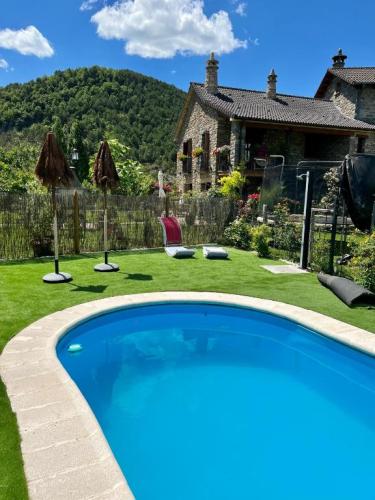 Piscina vista panorámica - Casa Rural Fuertes